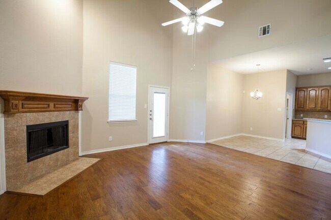 Building Photo - 13856 Fall Harvest Dr