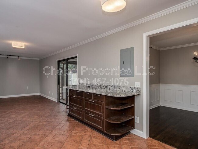 Building Photo - 1201 Seneca Pl