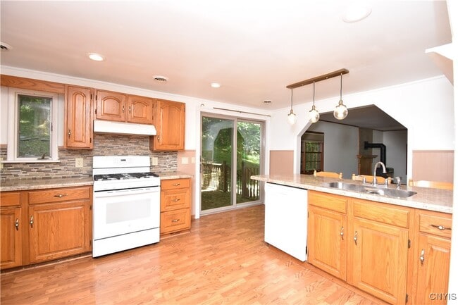 Building Photo - 24673 Crane Ln