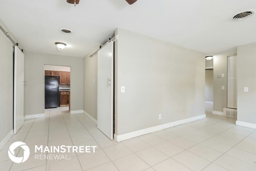 Building Photo - 682 Acapulca Way