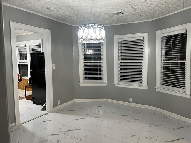 Building Photo - 375 Military Rd