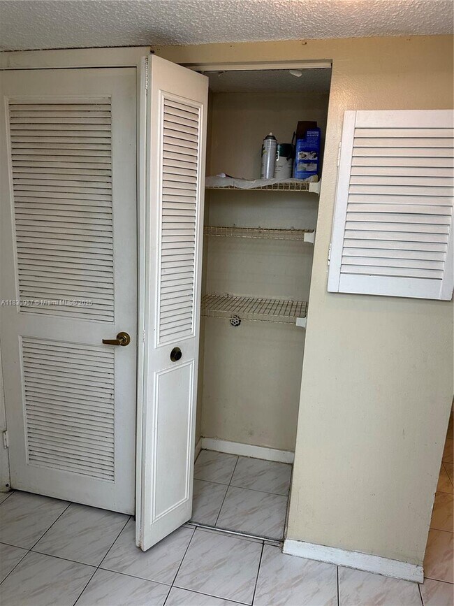 Building Photo - 6575 W Oakland Park Blvd