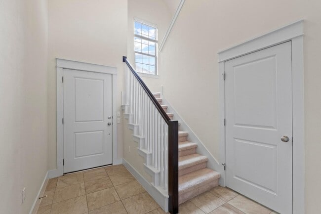 Building Photo - 13001 Hymeadow Dr