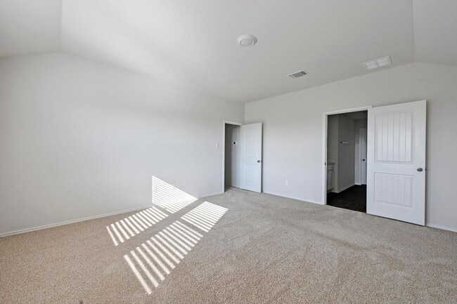 Building Photo - 229 Frogmore Lp