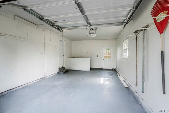 Building Photo - 222 Wilber St
