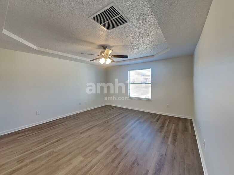 Building Photo - 2739 Ravine Hill Dr