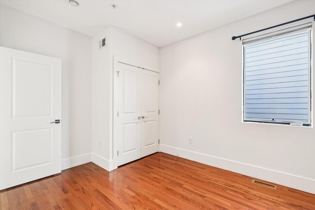 Building Photo - 1469 Harvard St NW