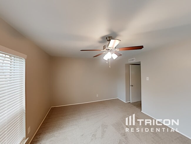 Building Photo - 4621 Tarry Dr