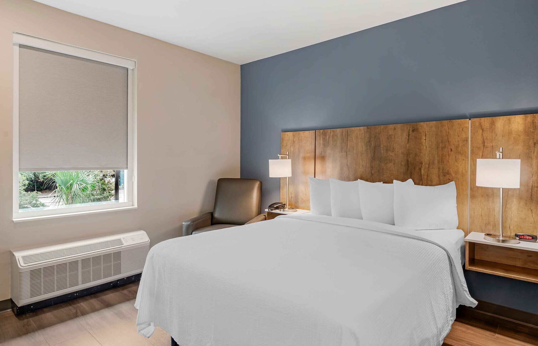 Building Photo - Furnished Studio-Jacksonville - Airport