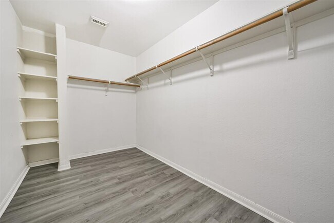 Building Photo - 7114 Sunrise Hill Ln