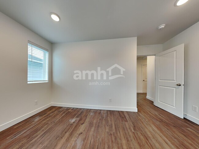 Building Photo - 7929 Selah St SW