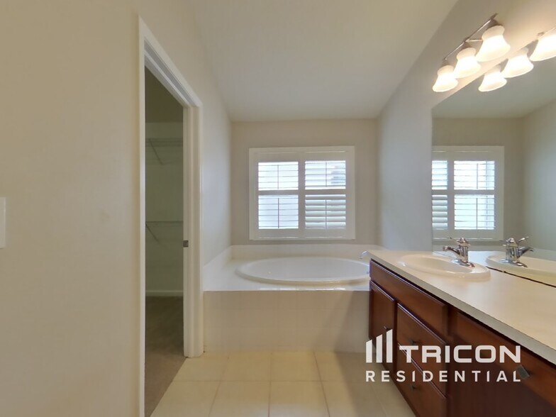 Building Photo - 872 Sea Holly Dr