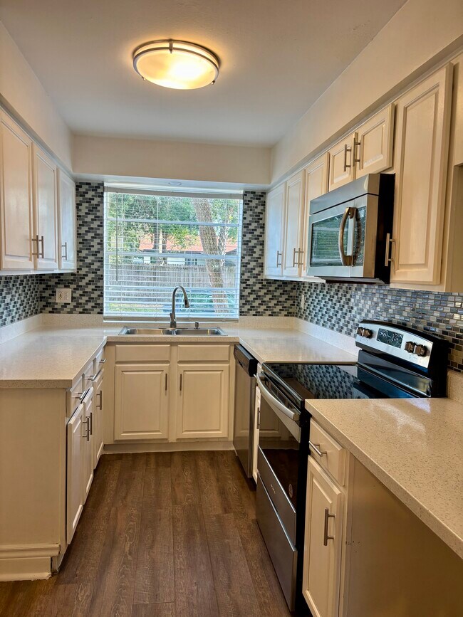 Building Photo - 7539 Abonado Rd