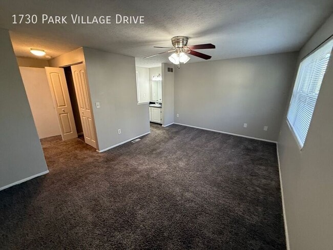 Building Photo - 1730 Park Village Dr