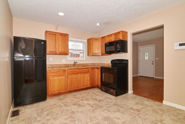 Building Photo - Cozy 2 Bedroom Duplex Home