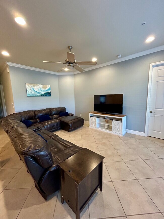 Building Photo - 6533 Monterey Point