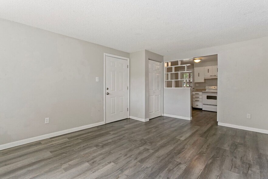 Building Photo - 330 Vehr Dr