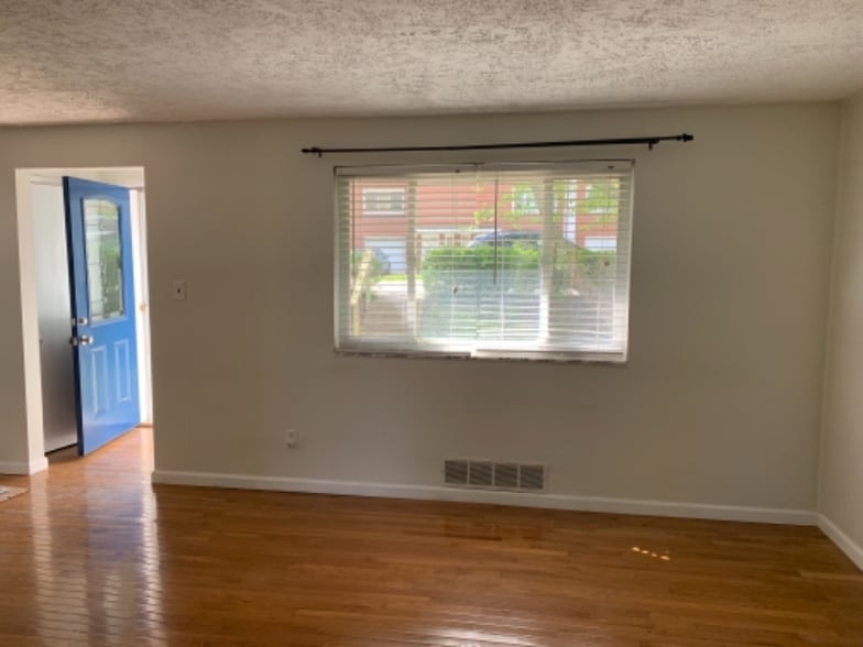 Building Photo - 1521 Dunluce Dr