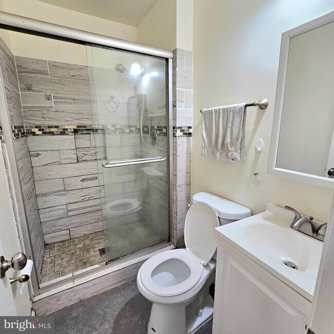 Building Photo - 7603 Tiverton Dr