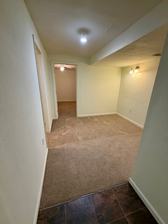 Building Photo - 571 SE 115th Rd