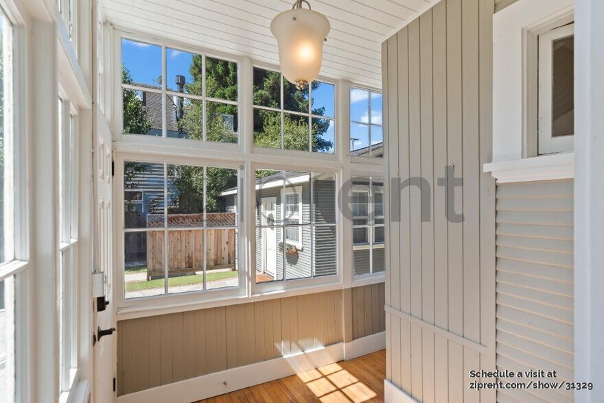 Building Photo - 216 Emerson St