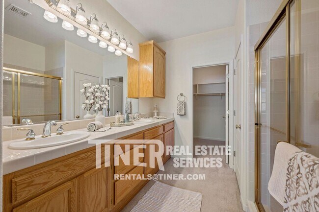 Building Photo - Gorgeous Home in Beautiful Folsom Community