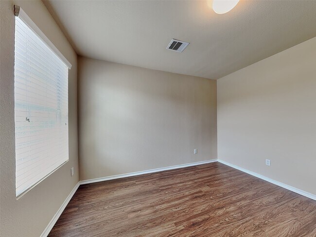 Building Photo - 2802 Wisner Cir