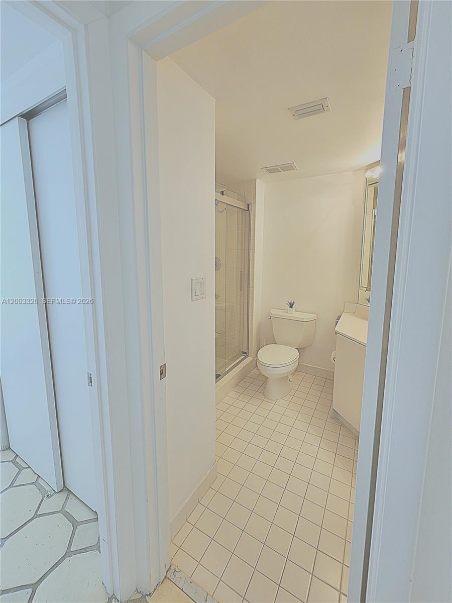 Building Photo - 20185 E Country Club Dr