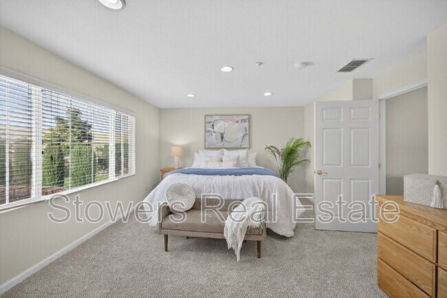 Building Photo - 729 Copperfield Ct
