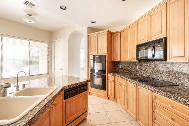 Building Photo - 11183 E Beck Ln