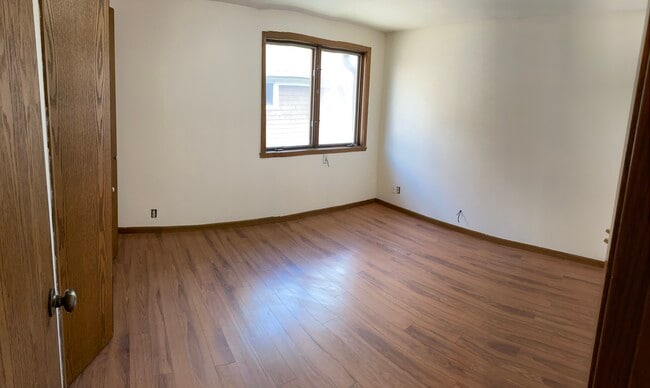 Building Photo - 55th Street