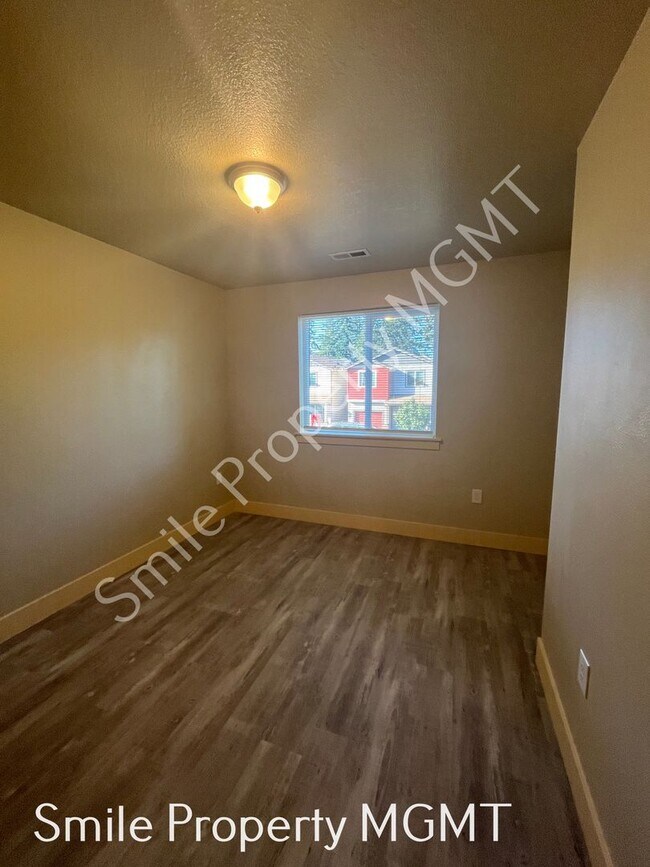 Building Photo - 5938 SE 136th Ave
