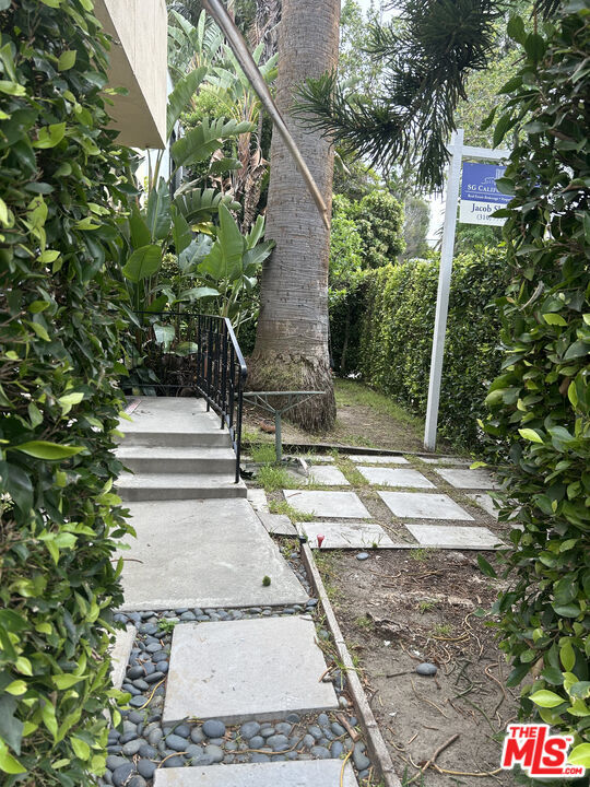 Building Photo - 1128 S Oakhurst Dr