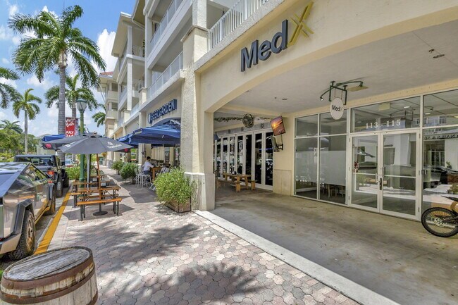 Building Photo - 275 Murcia Dr