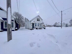 Building Photo - Isabella 5-9