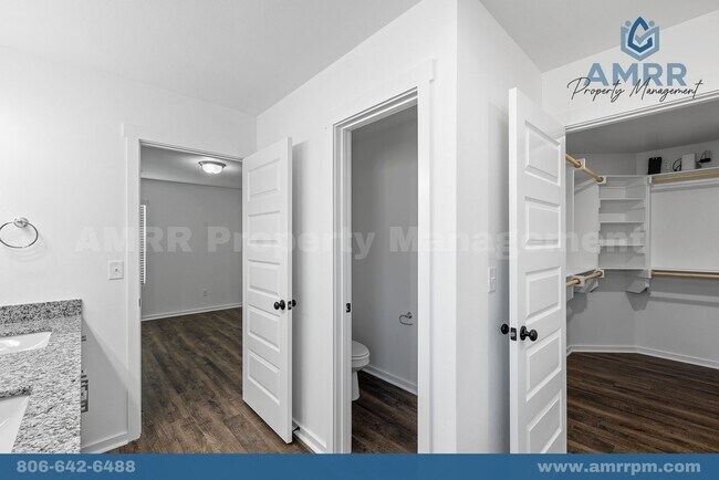 Building Photo - 1213 SW 3rd Ave