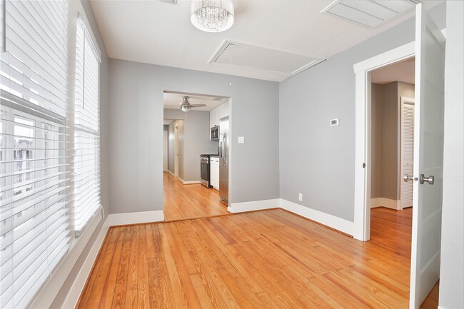 Building Photo - 1204 Birdsall St