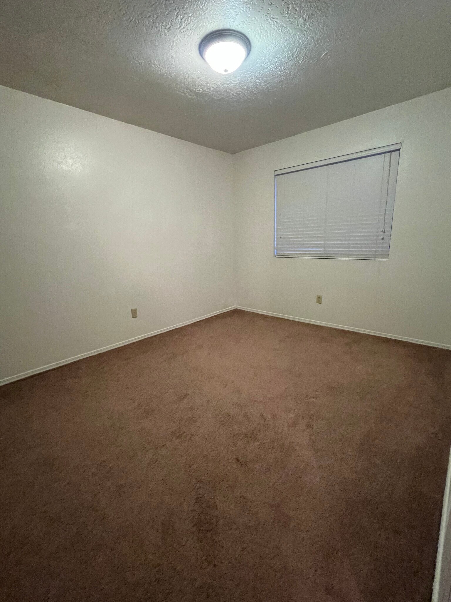 Building Photo - 629 Kingman Ave