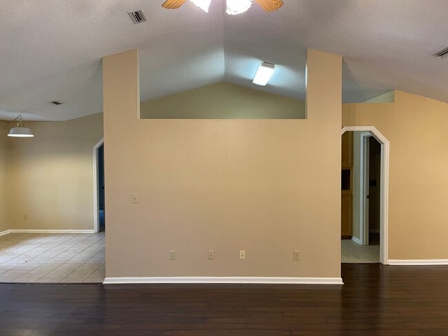 Building Photo - Quail Hollow Subdivision -  $300 OFF FIRST MONTH RENT W/12M LEASE