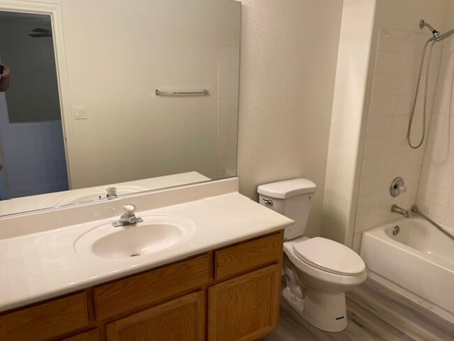 Building Photo - 4 Bd 2 story Home 89148