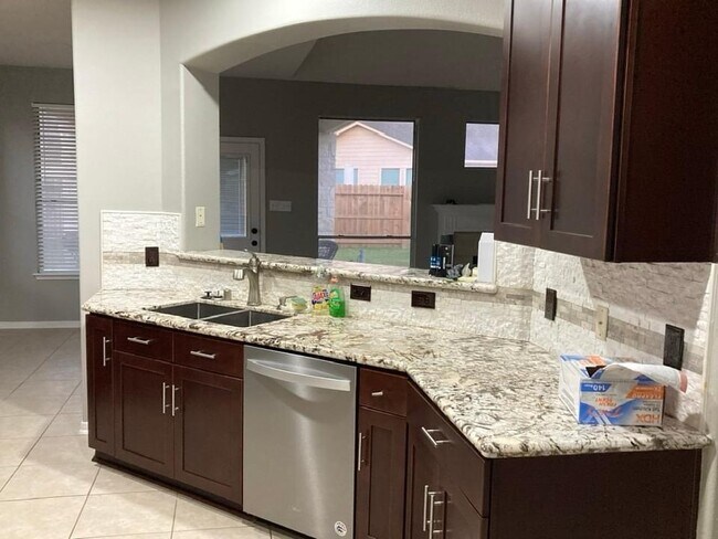 Building Photo - 2322 Trotter Dr