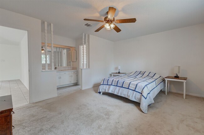 Building Photo - 6011 Coachgate Dr