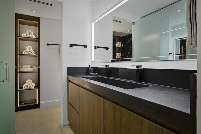 Building Photo - 2301 Collins Ave