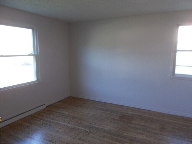 Building Photo - 70 Woodhill Dr
