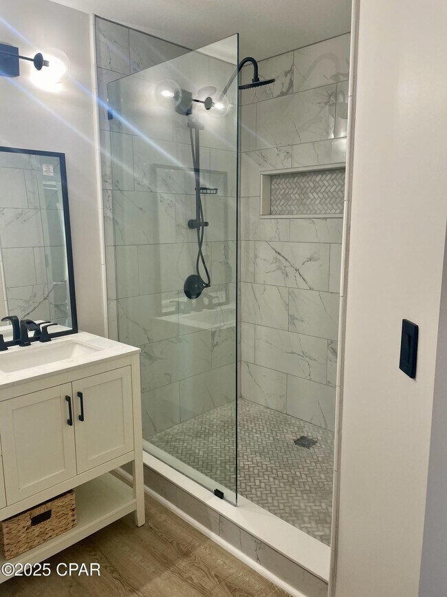 Building Photo - 205 Covington St