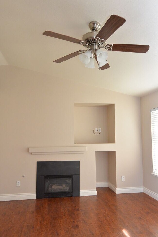 Building Photo - Great Home!