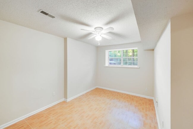 Building Photo - 9024 St Thomas Ln