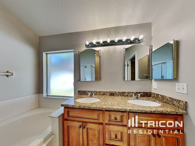 Building Photo - 29225 Birds Eye Dr