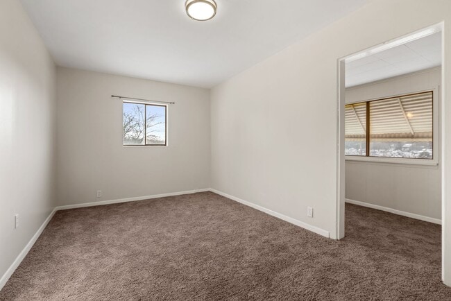 Building Photo - Stunning 3 bedroom home in McKees Rocks available now!