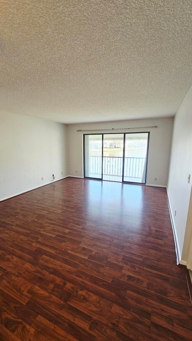 Building Photo - 1109 Green Pine Blvd